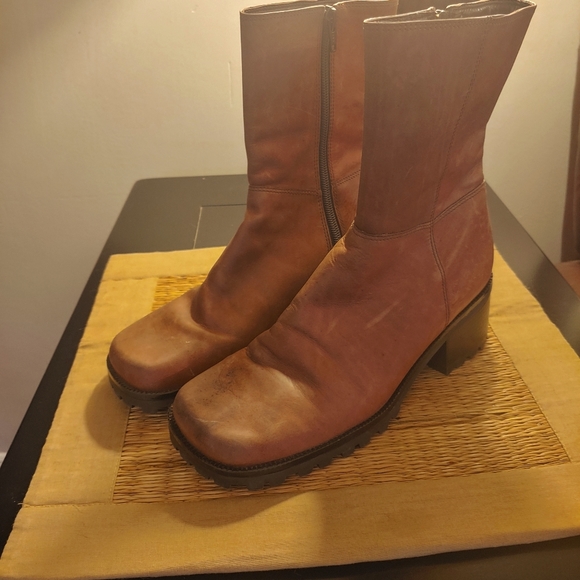 Gianni Bini SZ 8.5. Boot Nwt Color RSTLF- pull up